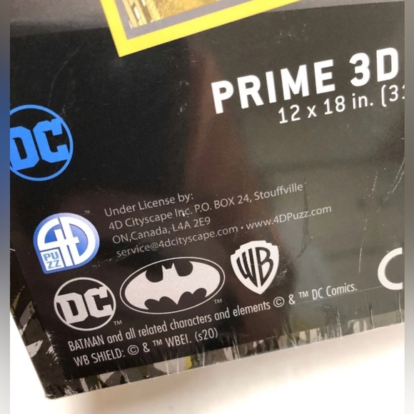 DC Comics Batman Prime 3D Puzzle 12" x 18" 300 Pieces Collectible Tin Case - Picture 6 of 8
